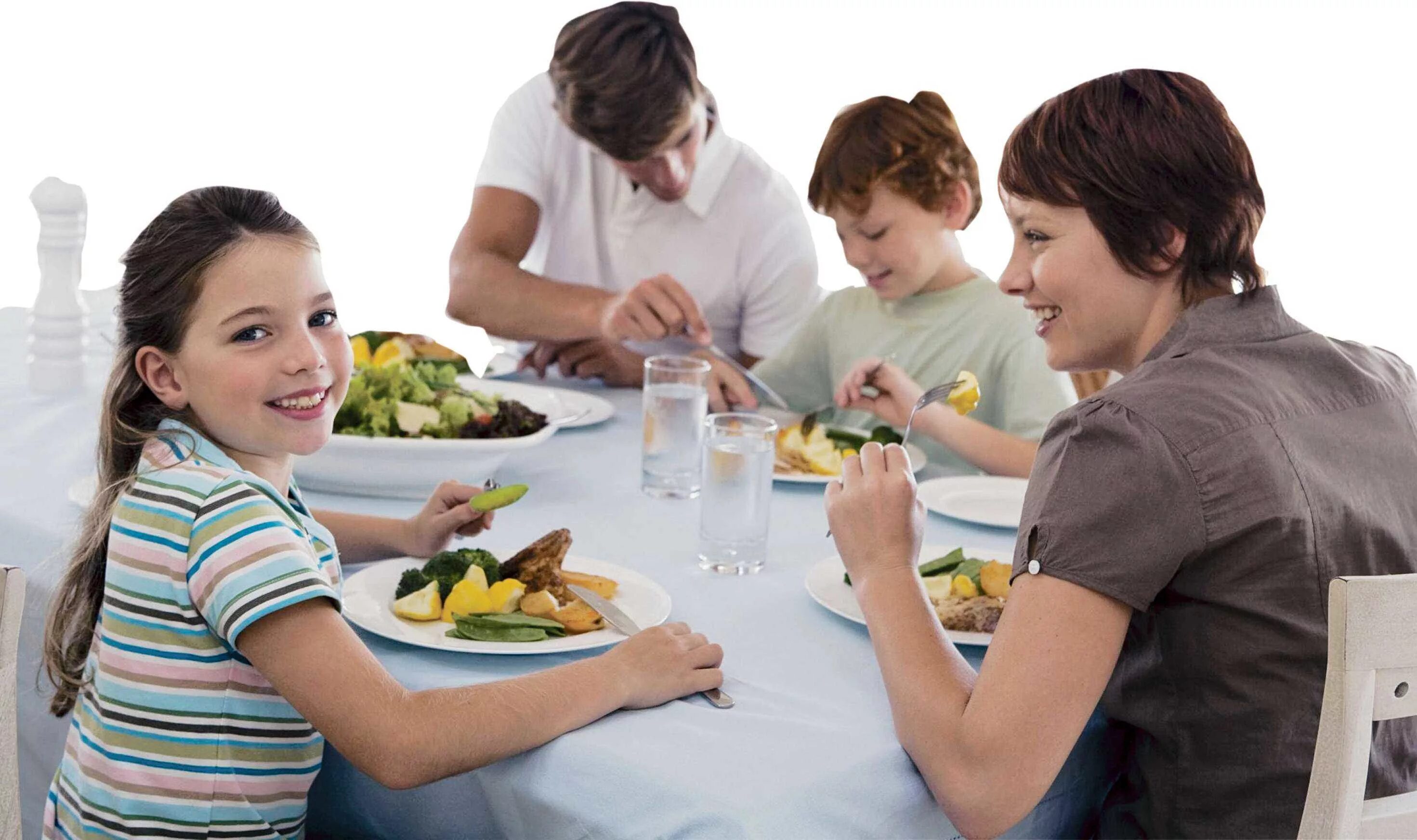 Родители после обеда. Семья за столом. Семейный завтрак. Семья ужинает. Семья завтракает за столом.