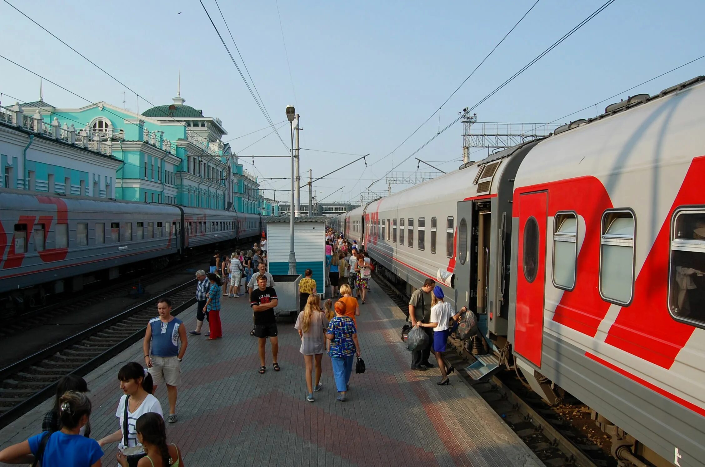 Транссиб омск. Транссибирская железнодорожная магистраль. Вокзал омск пассажирский. Транссиб омск. Транссибирская магистраль фото.
