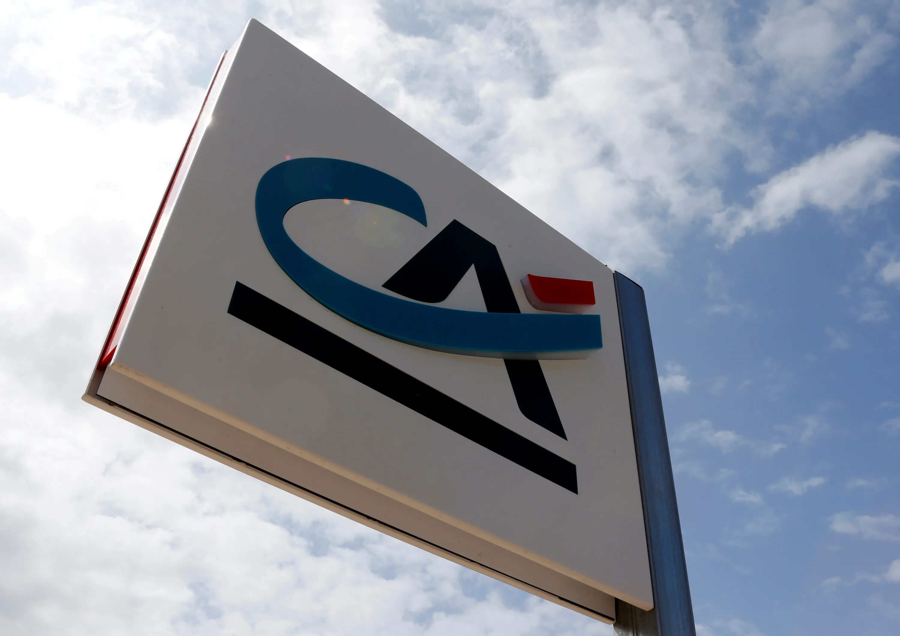 Credit mutuel. Le credit. Креди агриколь чей банк. Lcl ooh 750-oll. Lcl bank.