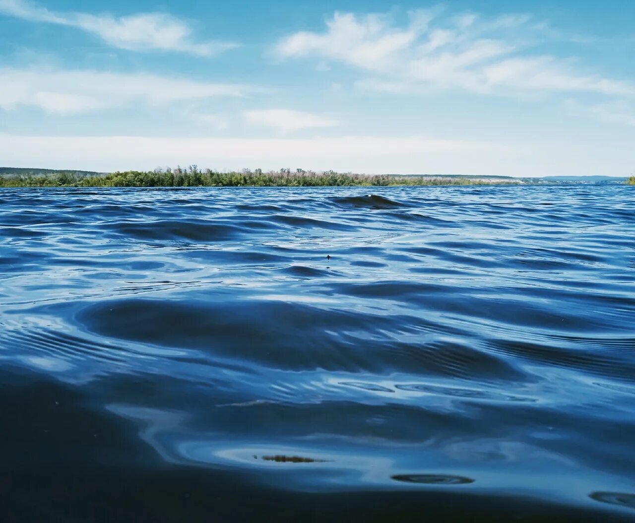 Вода в реке волга в самаре. Волга река Волга Матушка. Река Волга Сызрань. Волга Волга река. Река Волга Саратов.