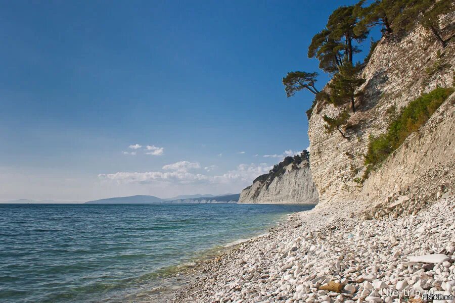 Джанхот дикий пляж. Дивноморское каменный пляж. Черноморское побережье Северного Кавказа. Дивноморское Кабардинка. Загорая на берегу черного моря мы старались