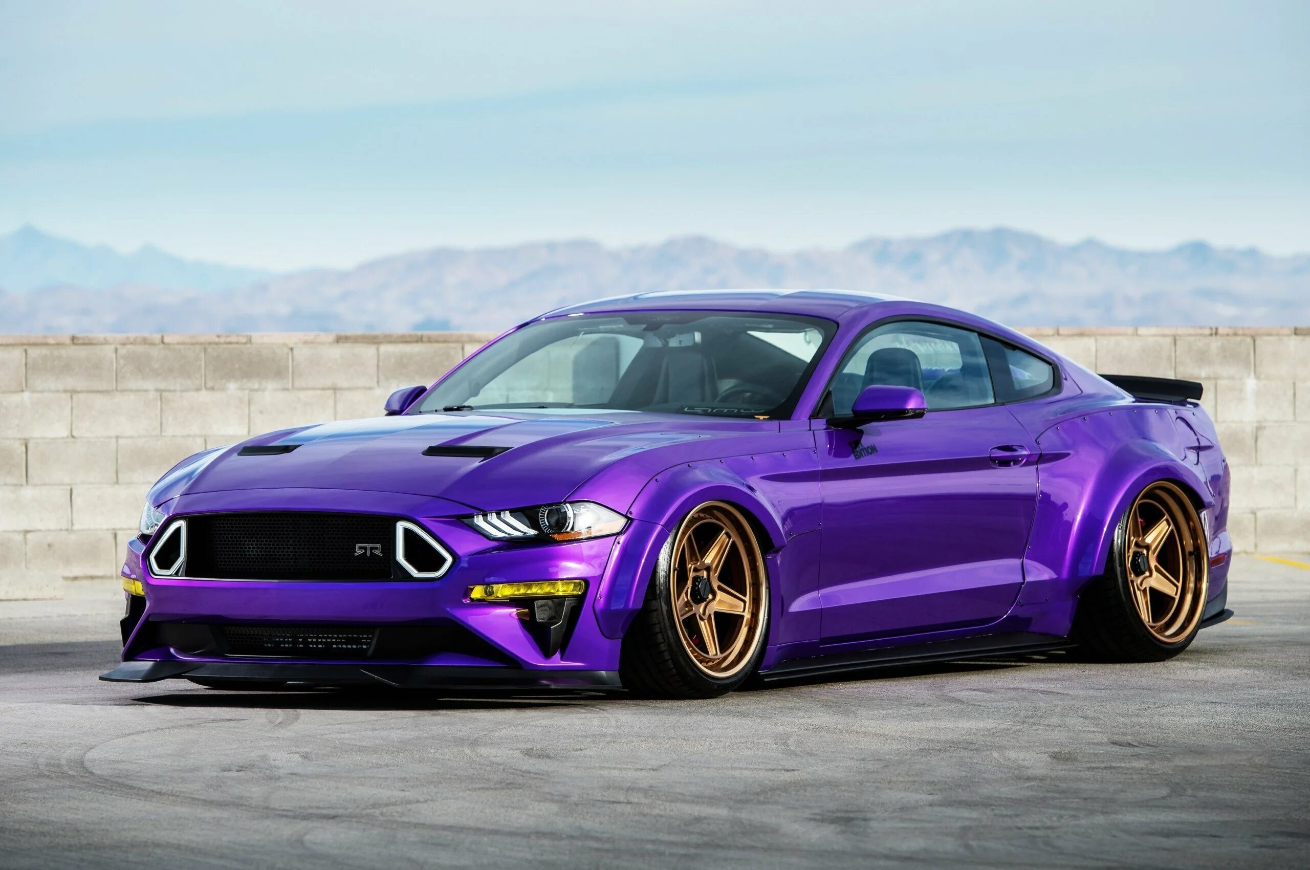 Феррари тестаросса ретровейв. Фиолетовые обои машины. Lamborghini aventador lp700-4 фиолетовый. Ламборгини неон. Ламборджини 2023.