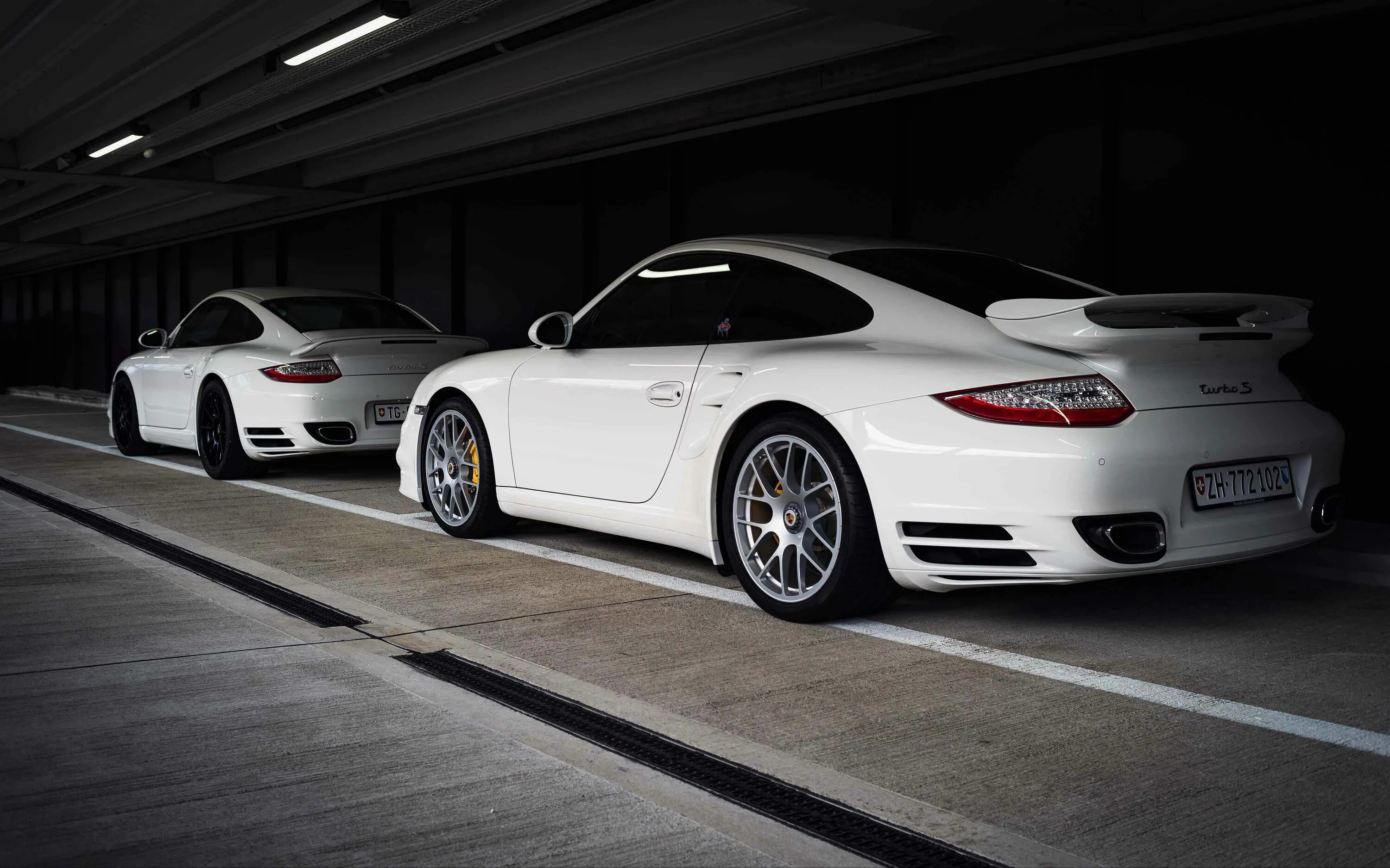 Белый снег порш boulevard depo plenka. Porsche cayman 2007 stance. Белый снег белый порш. Белый снег белый порш. Porsche panamera зима.