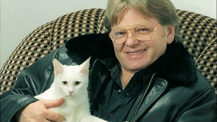 Юра Антонов на Дискобар ЭфЭм...эм.12.2.#poprock# disco# дискобарубивает# кретини