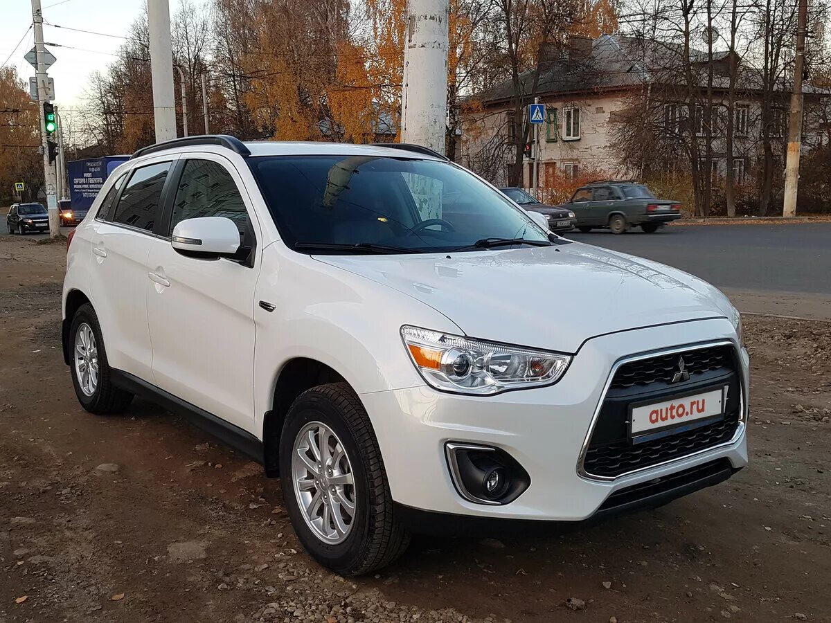 Мицубиси 2012г. Mitsubishi ASX 2012. Мицубиси АСХ 2012 белый. Митсубиси АСХ 2012 В белом. Mitsubishi ASX 2011.