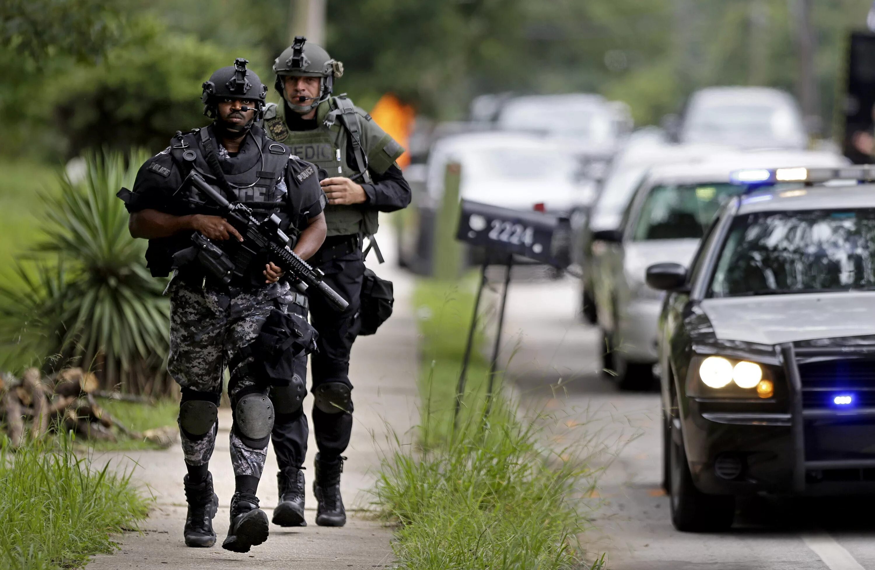 Traffic officer британия. After a few hours they by police. Pa’shoot. Гекльберри полицейская академия. Police arrest.