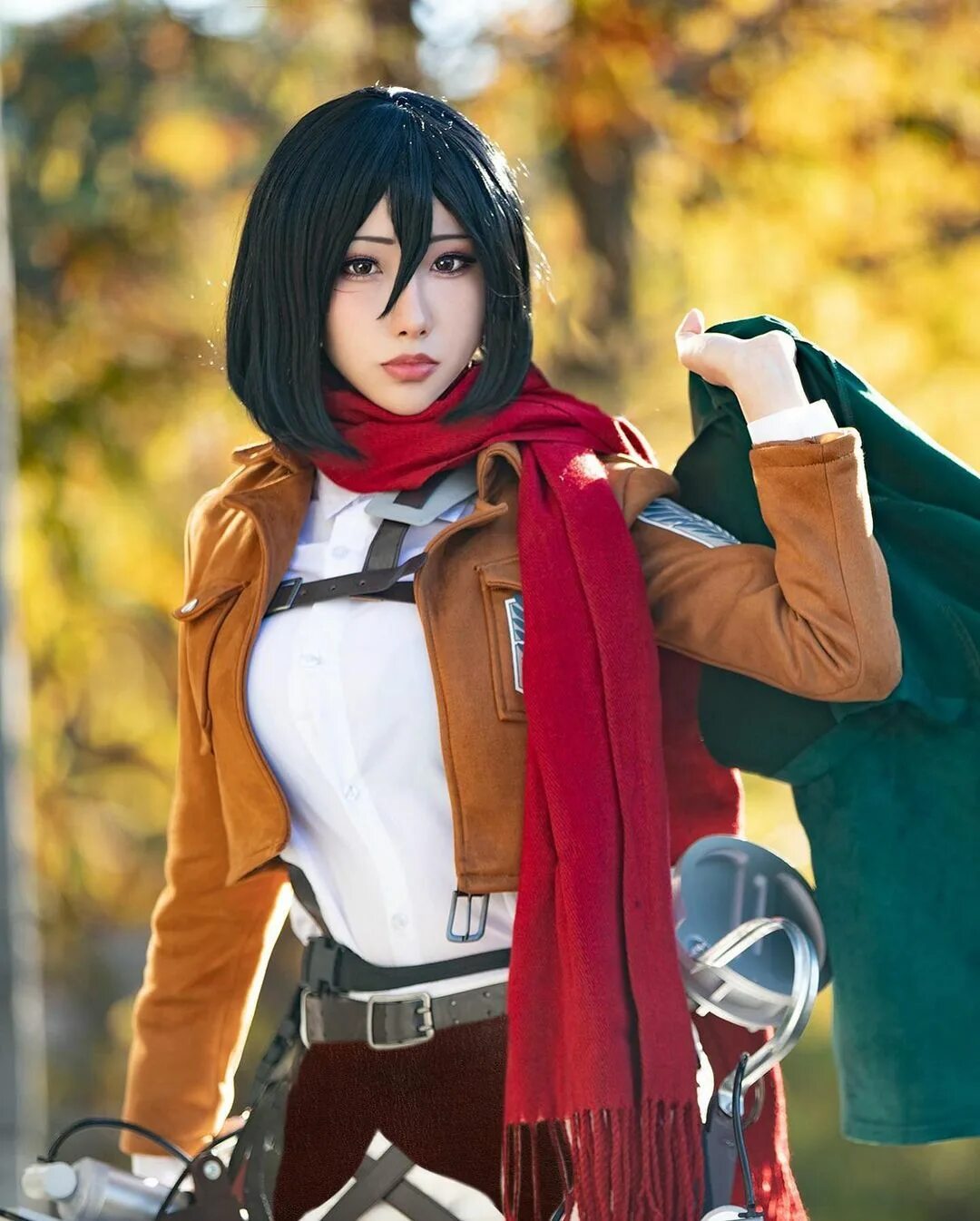 Mikasa cosplay. Микаса косплей 18. Косплей Микасы. Микаса косплей. Микаса Аккерман косплей.