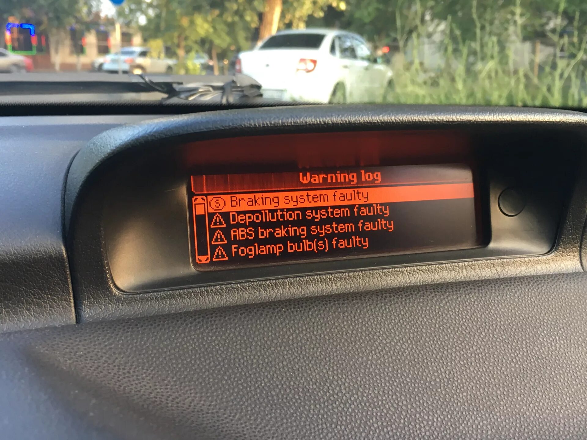 Braking system fault. Пежо 308 braking system. peugeot 308 braking system faulty. abs braking system faulty 307 пежо. abs braking system faulty на пежо 308.