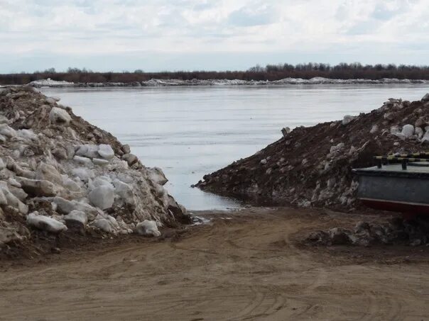 Гидропост горбатов на оке сегодня уровень воды. Гидропост. Гидропост в откосе. Гидрологические исследования реки. Вал на реке.