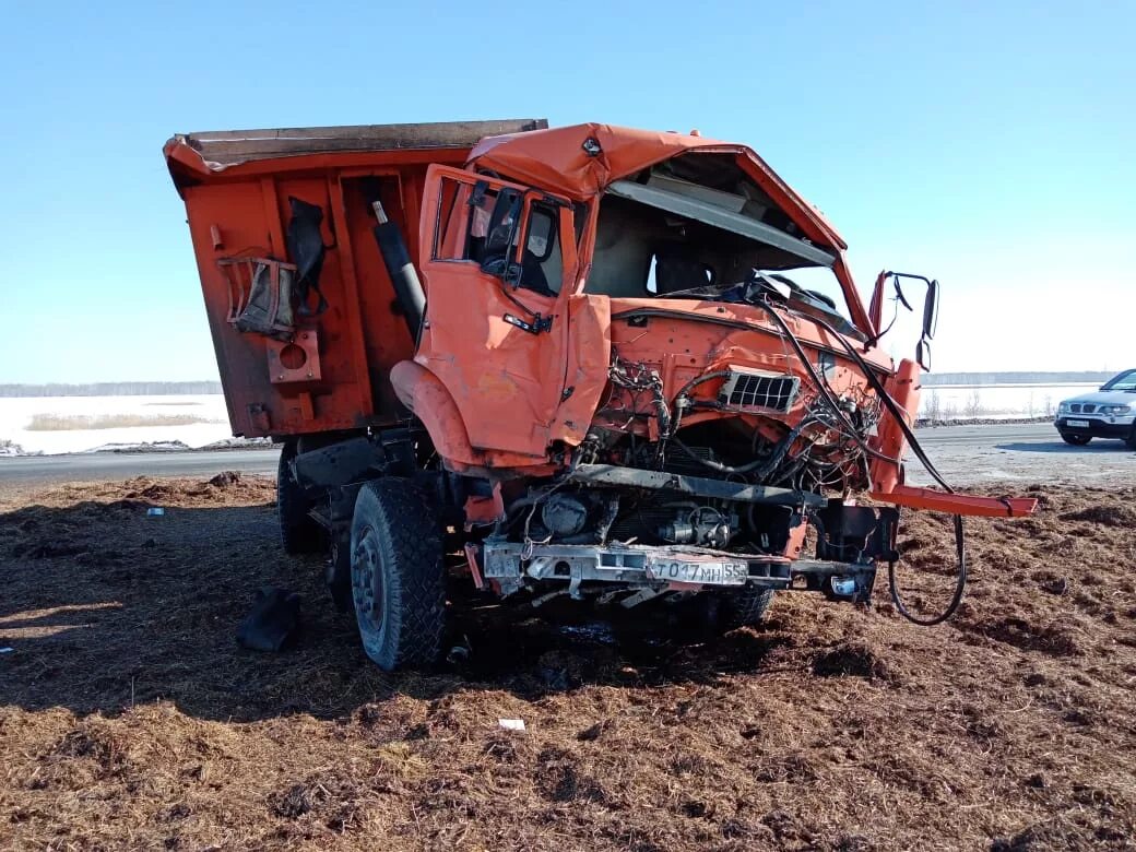 под камазом