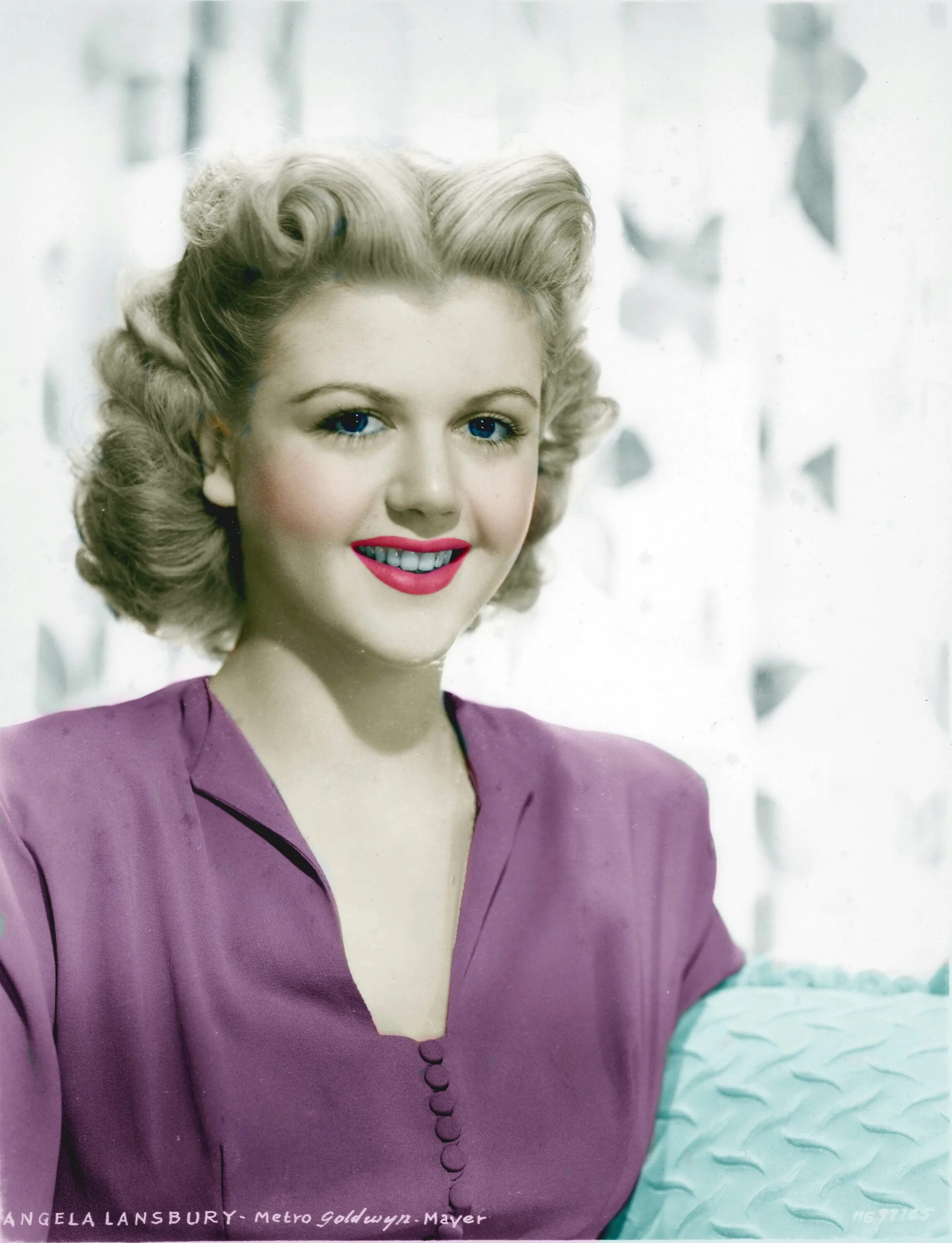 Анджела лэнсбери актриса. Анджела лэнсбери актрисы великобритании. Анджела лэнсбери. Анджела лэнсбери в молодости. Энджела лэнсбери молодая.