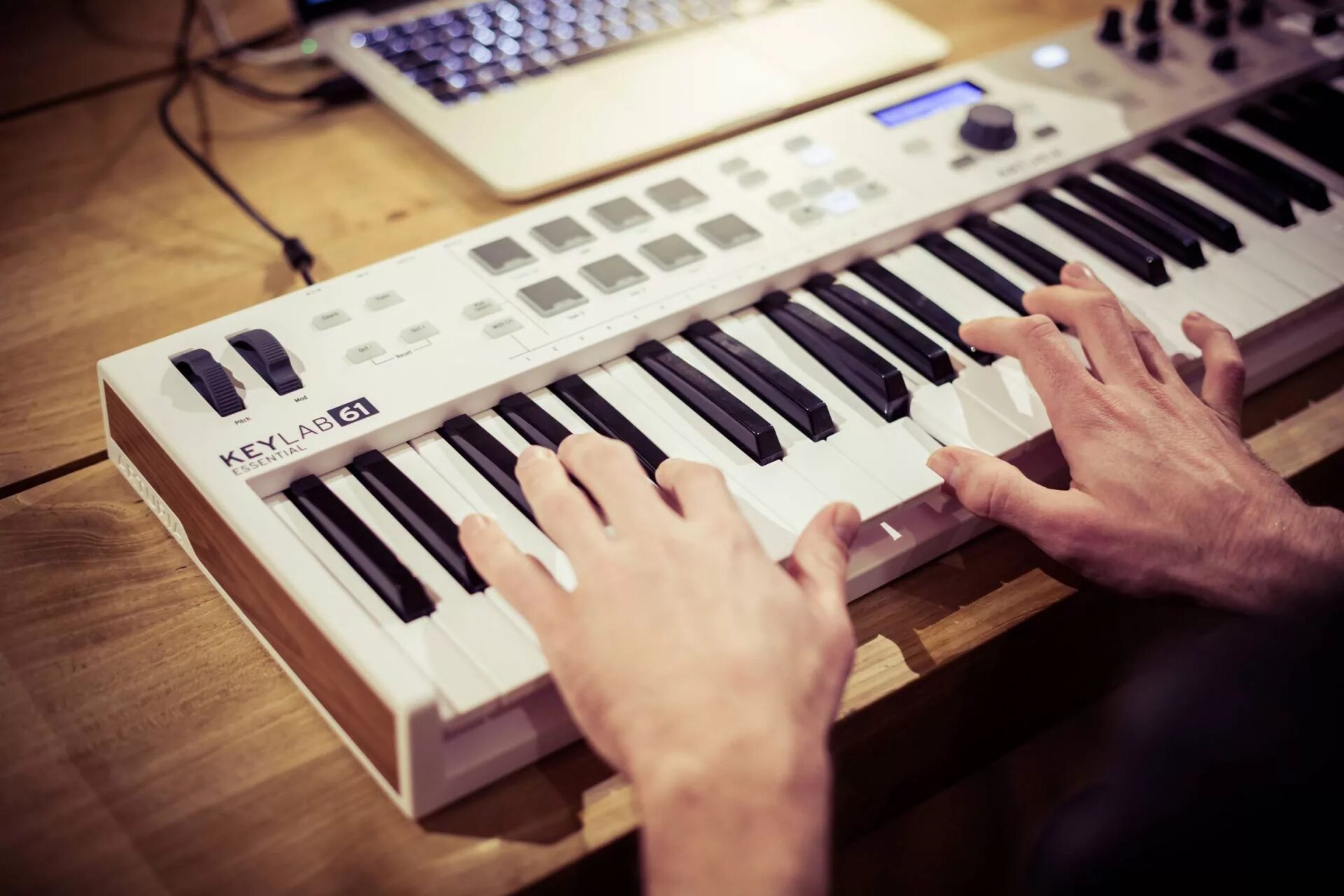 Midi 24. Arturia keylab essential 61. midi-клавиатура arturia keylab essential 49. midi клавиатура arturia 61. midi arturia keylab essential 61.