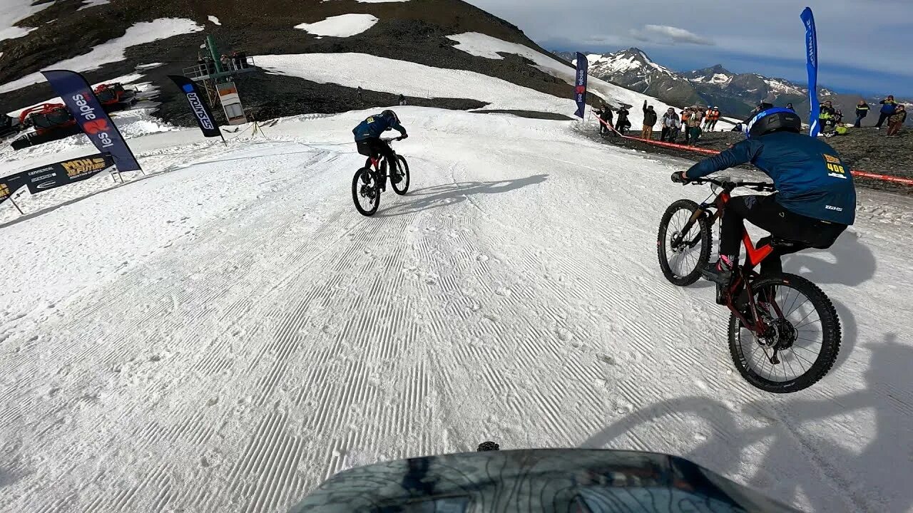 Bike of hell. Киллиан брон велосипедист. Kilian bron велосипед. Мегааваланч 2021. Гонка велосипедистов в Альпах.