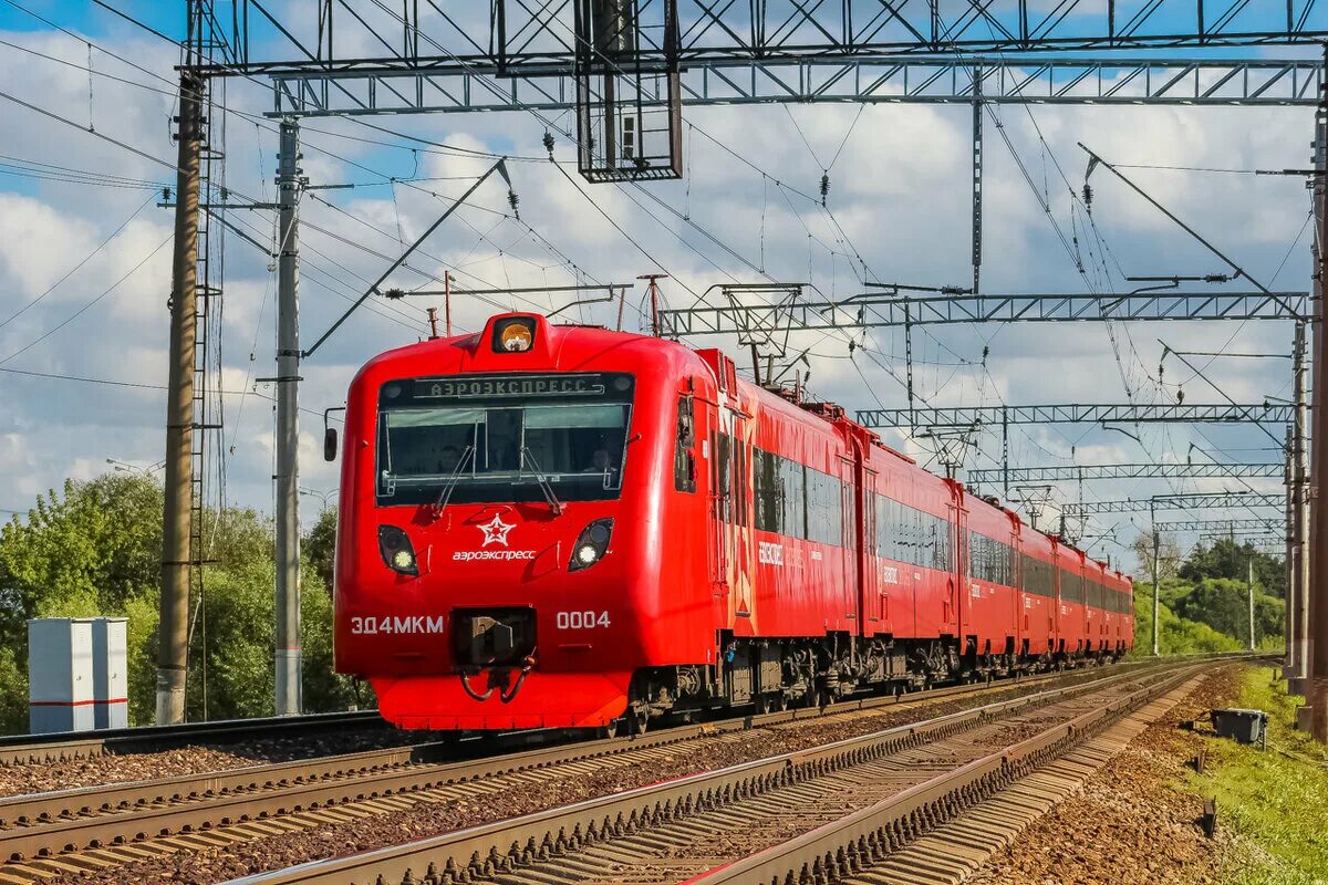 Пригородные поезда ржд. Электричка со. Электричка. Станция аэропорт гумрак. Саратовская область пригородные поезда.