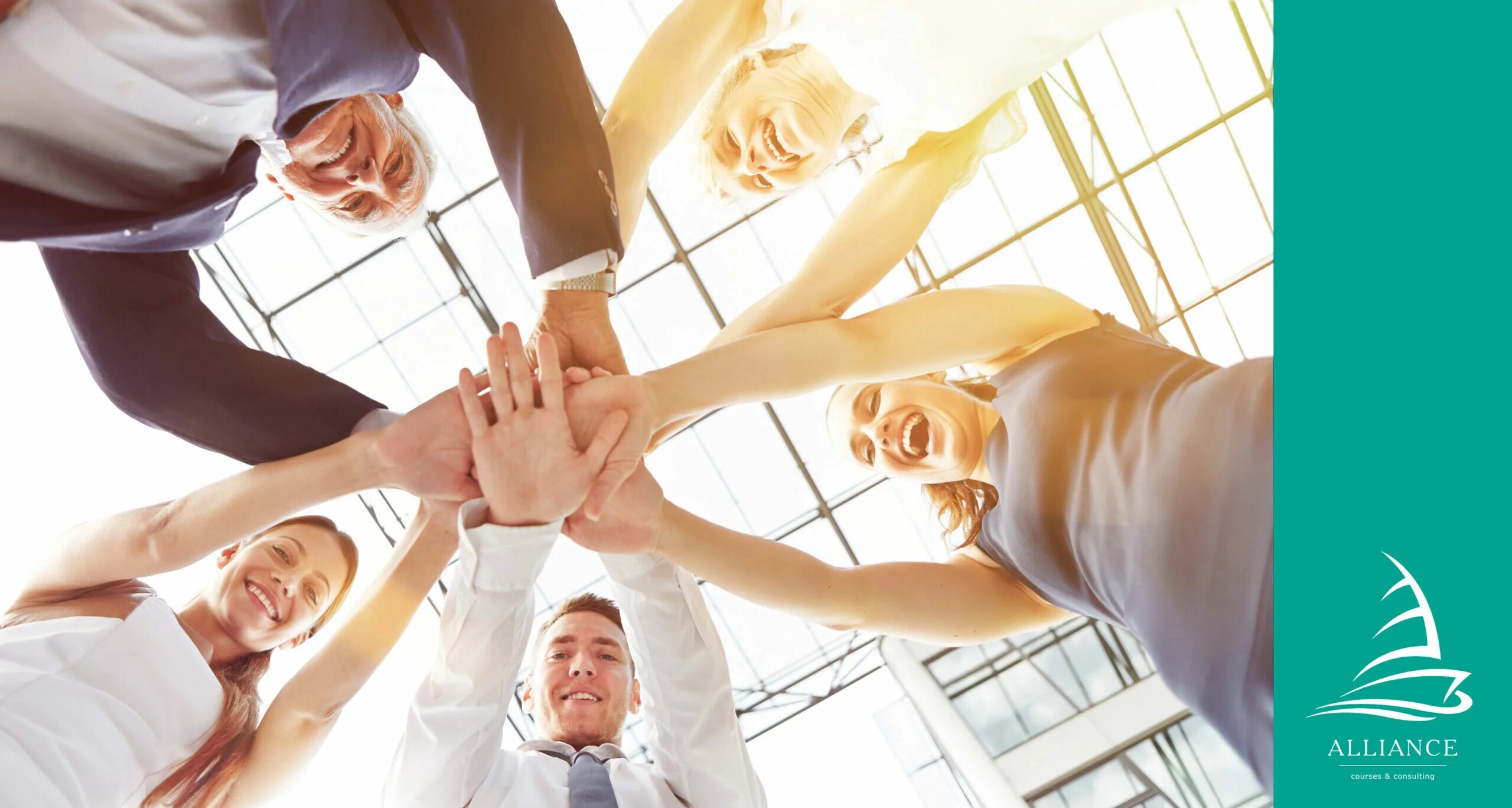 Позитивное мышление. Дружная команда. Вовлеченность сотрудников. Задачи дизайнерской деятельности. Сплоченный коллектив.