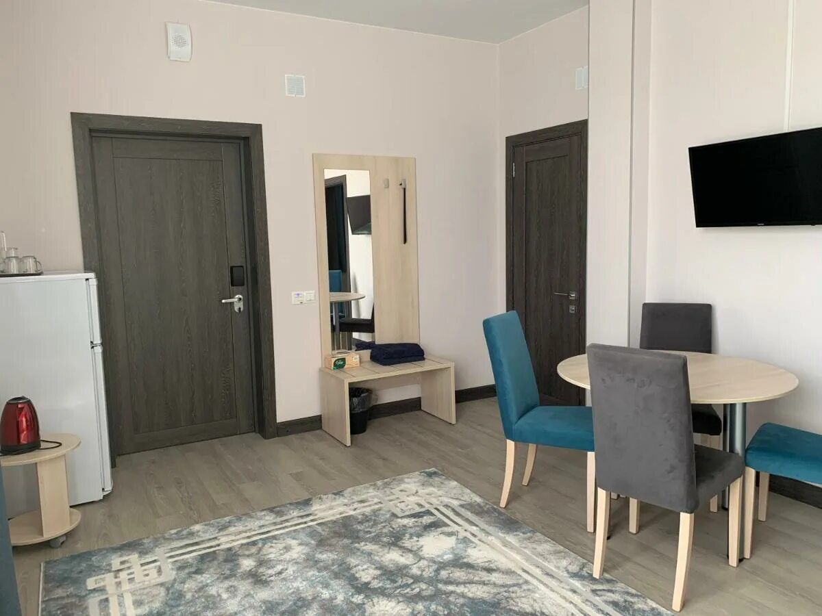 Bulgaria hotel royal 4 2019. Болгария отель royal park. Жк карат адлер фермерский переулок 1а. Отели 4 звезды черное море. Черноморская звезда адлер.