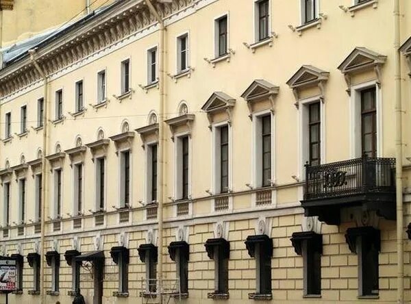Музей гигиены в спб на итальянской ул. Шуваловский дворец музей гигиены в санкт-петербурге. Вазари дворец уффици. Итальянская улица музеи. Шуваловский дворец чевакинский.
