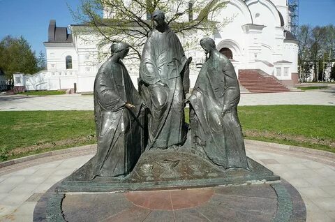 Памятник троица автор