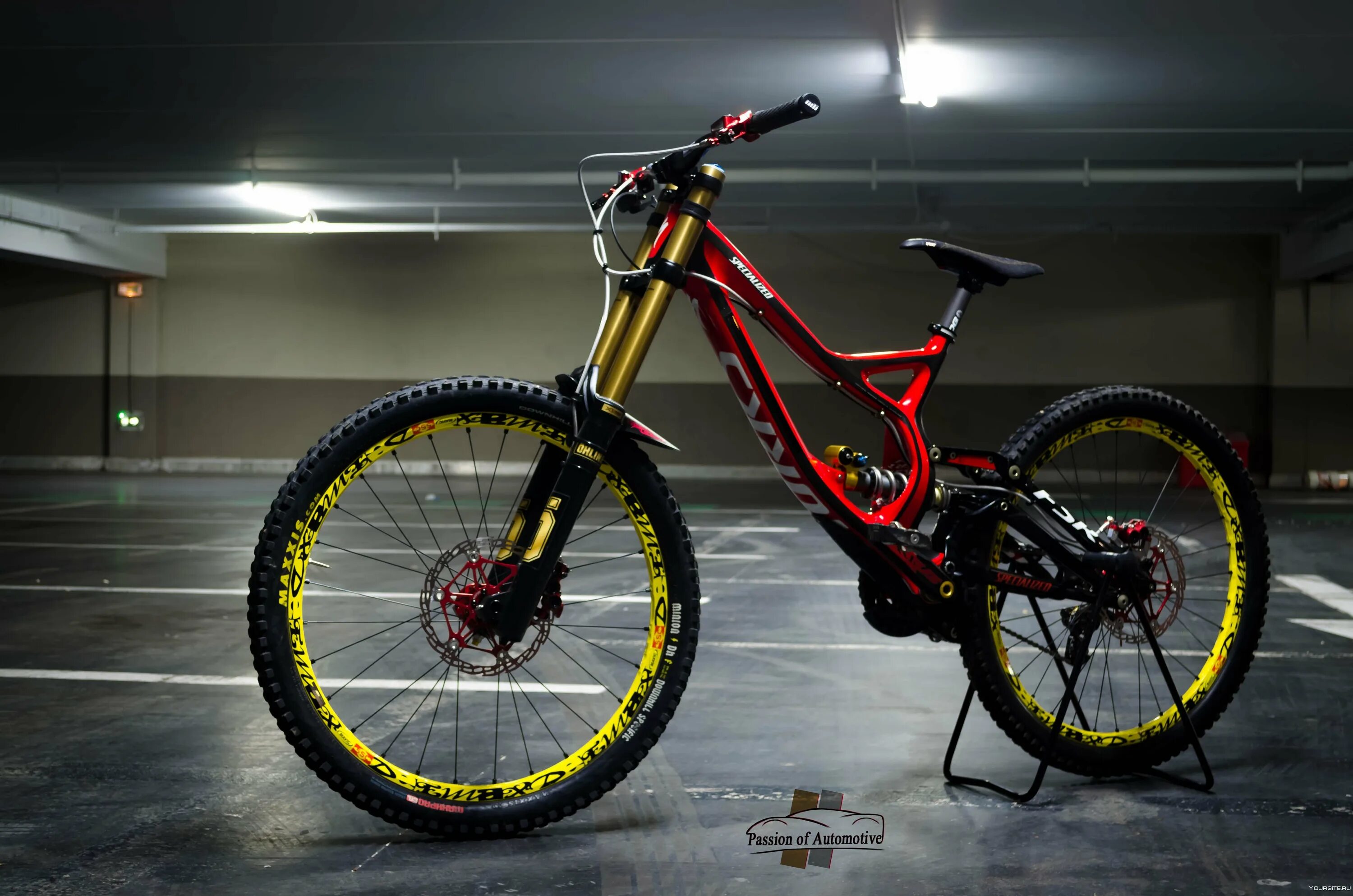 Might bike. Двухподвес specialized Downhill. МТБ даунхилл. Specialized Demo 8 2020. Самый дорогой МТБ двухподвес.