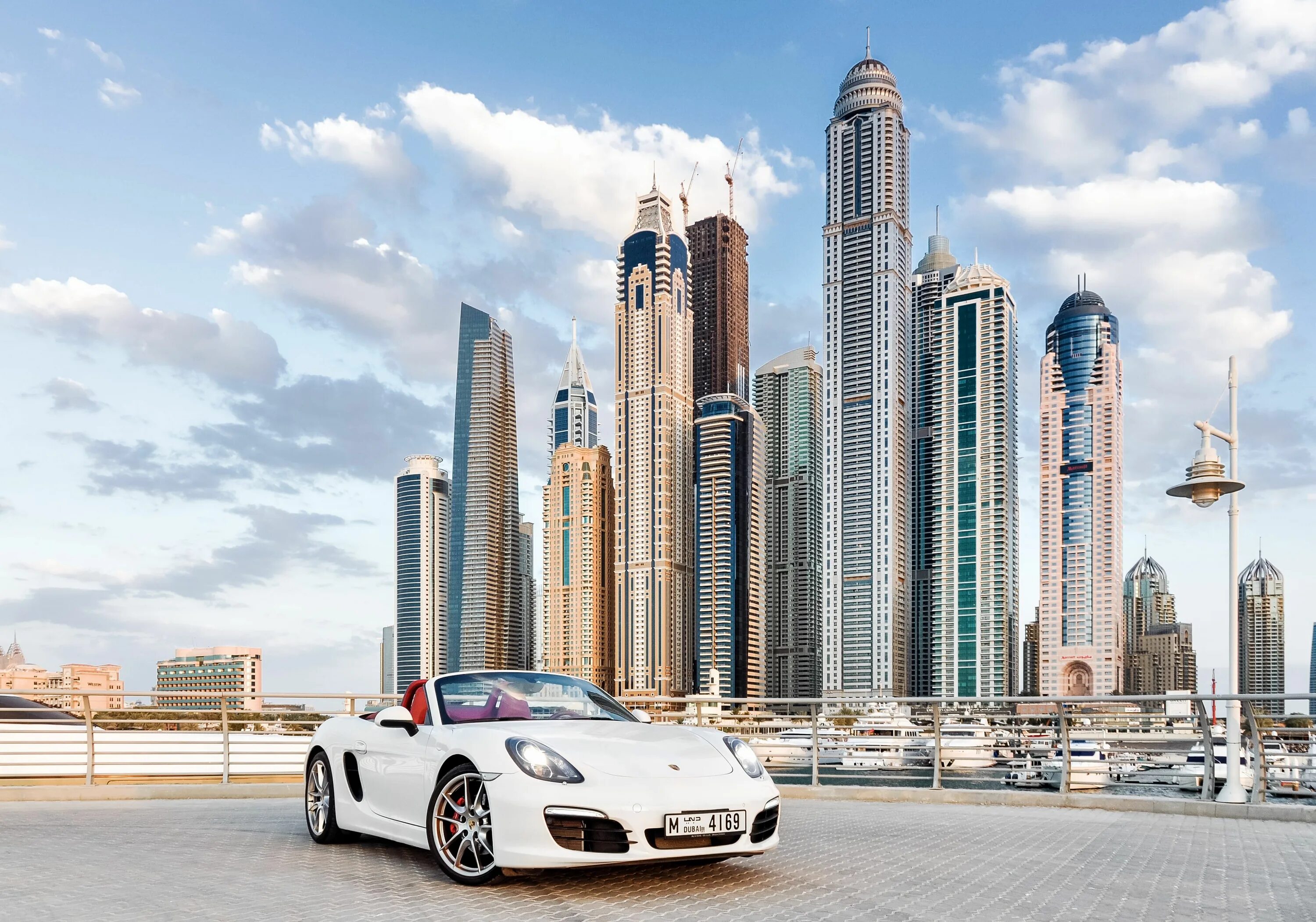 Luxury city. Дубай United arab Emirates. Абу Даби Порше. Порше Халифа Дубай. Трасса Дубай Абу Даби.