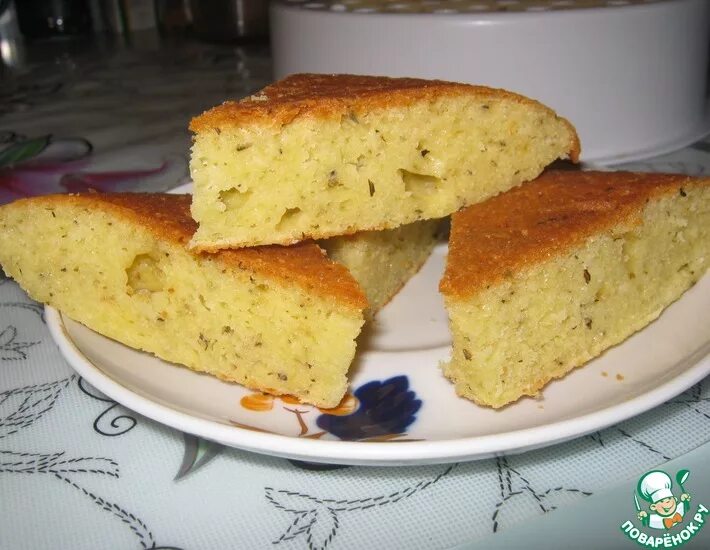 Сырный пирог в мультиварке. Пирог с сельдереем. Пирог с сыром в мультиварке. Сырный пирог как в друзьях. Сырой пирог.