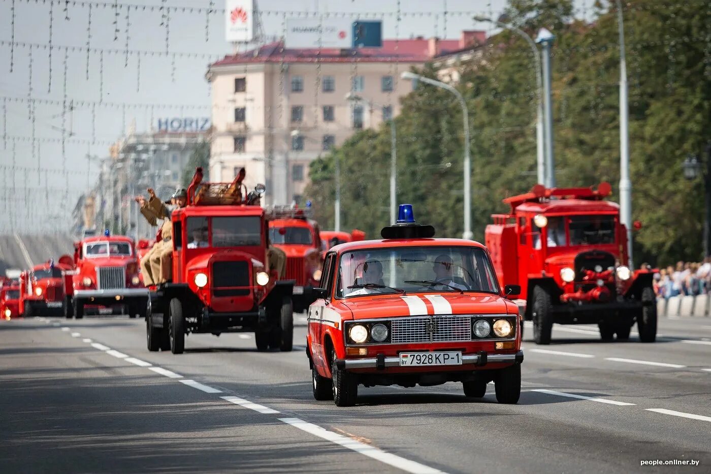 Пожарная техника МЧС Беларуси. Пожарная служба МЧС России машина. МЧС Беларусь пожарные машины. Минск машины МЧС.