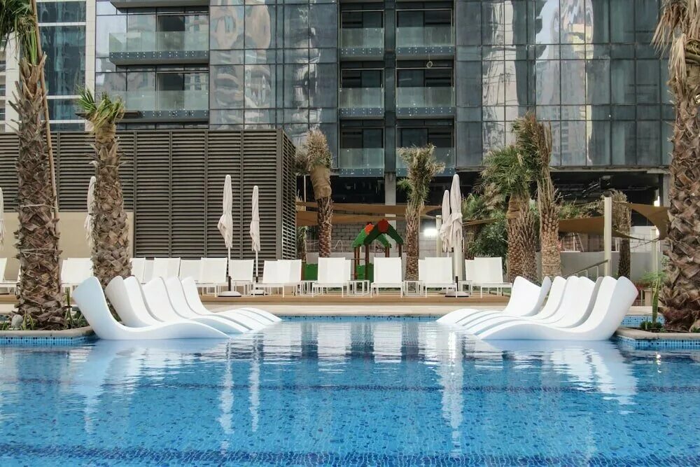 Игра на компьютер островная жизнь и море. Oasis группа фото. Oasis группа фото. Лиам галлахер альбомы. Oasis википедия группа.