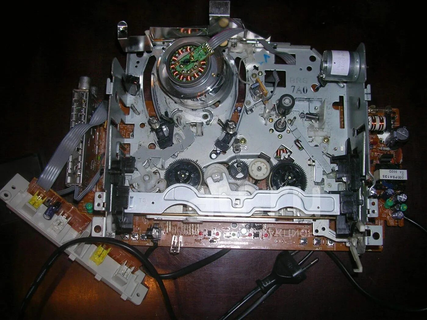 Электроника вмц 8220. Модулятор видеомагнитофона электроника вм-12. Плата видеомагнитофона. Электроника вм-12 видеомагнитофон плата. Электроника вм 12 платы.
