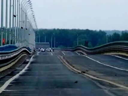 Танцующий мост видео