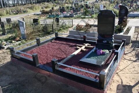Памятники на могилу на кладбище