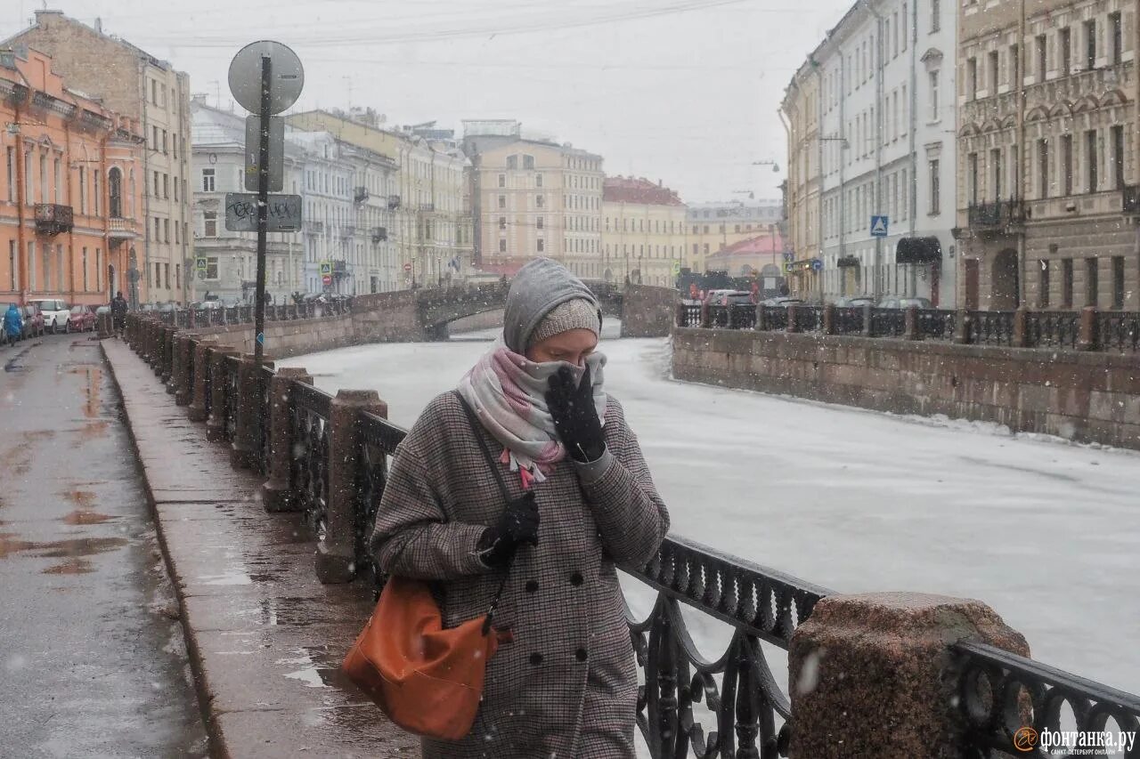 Когда придет тепло в спб. Петербург в апреле. Петербург весной. Питер апрель снег. Снег в Петербурге.