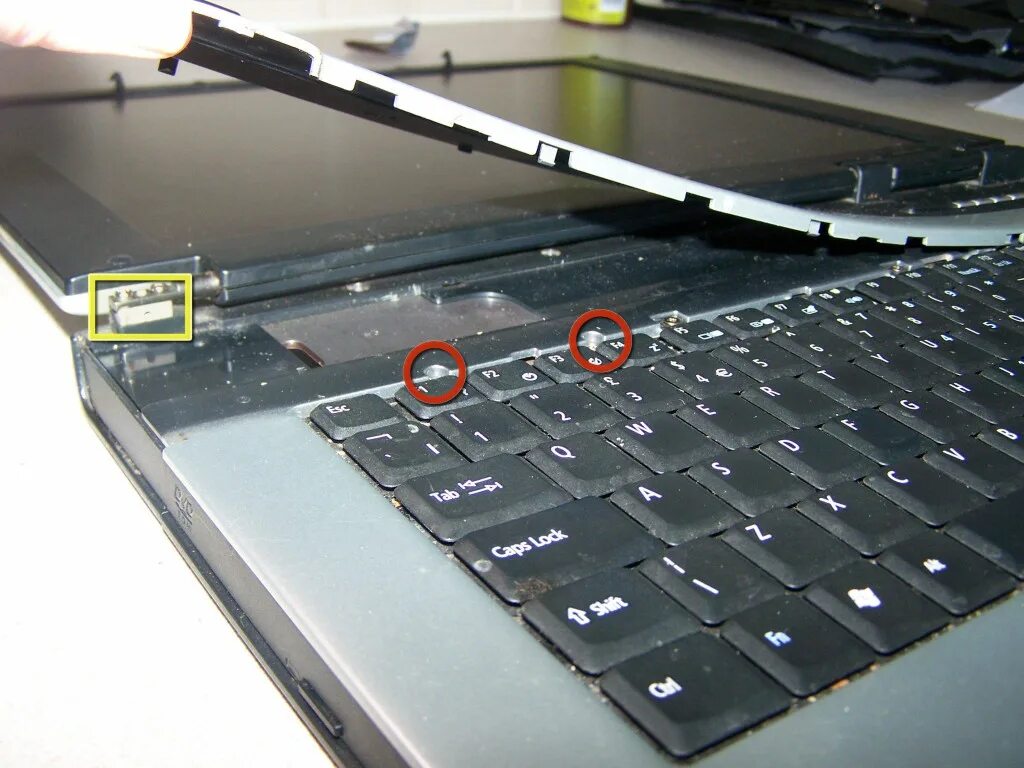 Как разобрать монитор асер. Acer aspire 1410. асер 1410 нетбук разбор. acer 5612 корпус. коврик для разборки ноутбука.
