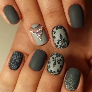 Модный новогодний маникюр на короткие ногти