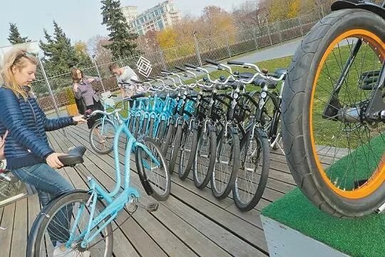 Парк для велосипедов в Марьино. Велосипеды и самокаты СПБ В аренду. Парк классный с прокатами велосипедов и самокатов. Фото прокатных пунктов велосипедов в Москве. Открытие проката