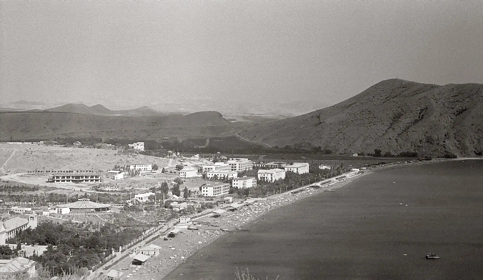 Генуэзская крепость солдайя судак. Судак 1972 год. Генуэзская крепость. Судак раньше. Немецкая колония в судаке.