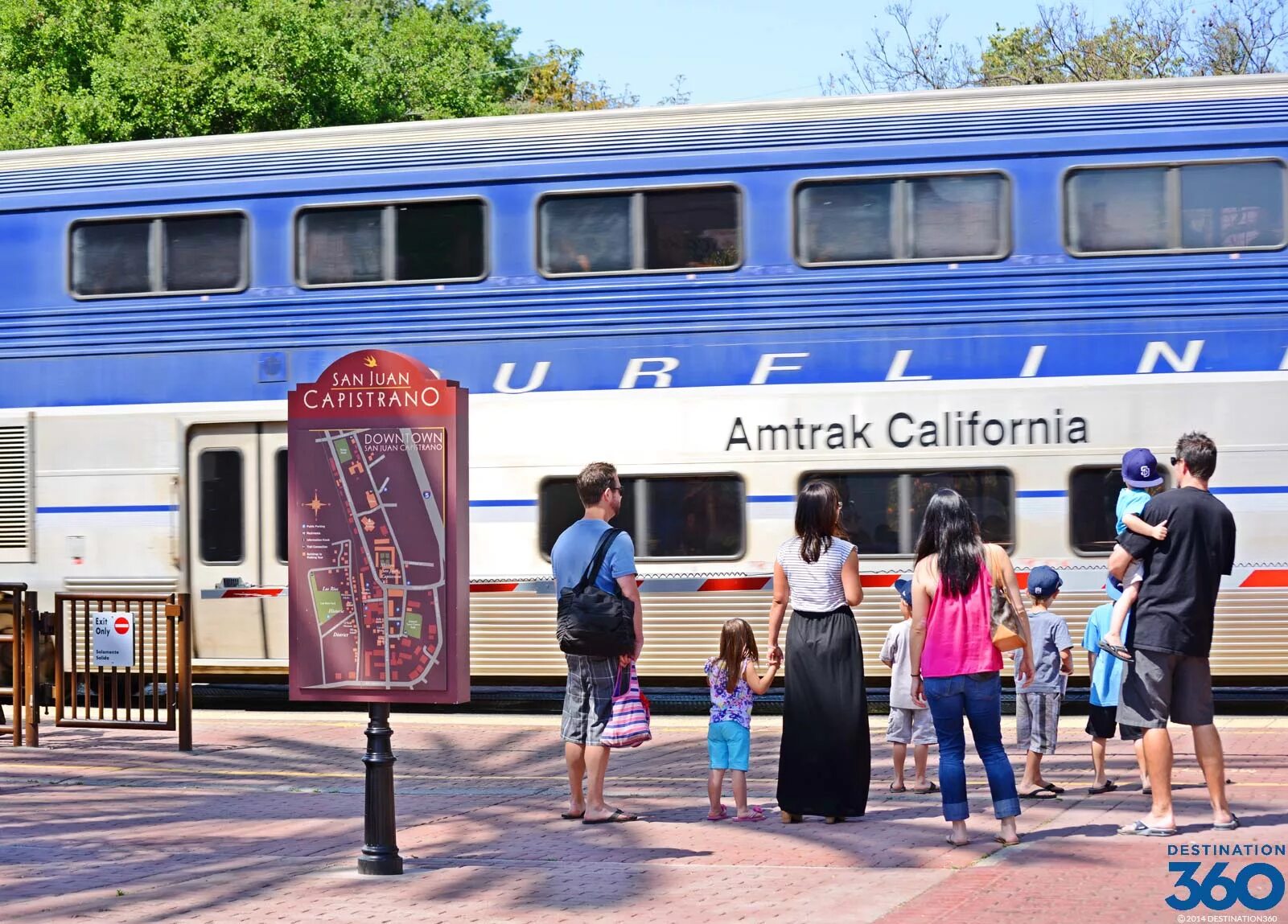 Get to my train. Ticket train amtrak. поезд amtrak, встречающийся в кино. фестиваль amtrak mooning. change trains.