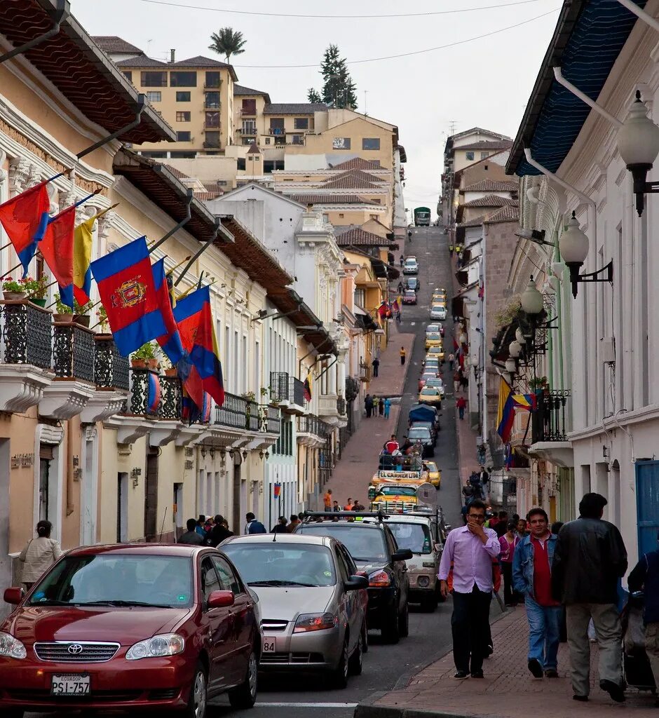Известные улицы стран. Кито Эквадор. Кито Эквадор улицы. Кито столица. Кито город улицы.