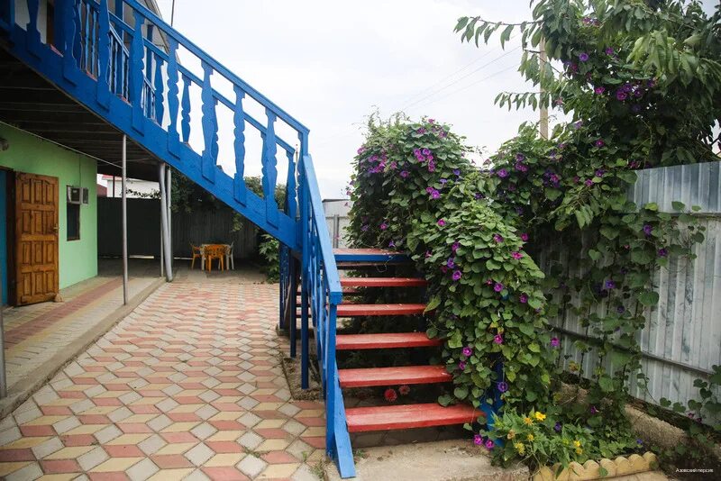 Темрюкский район поселок волна гостевой дом анастасия. Стрелка темрюкский район краснодарский край. Краснодарский край пересыпь комсомольская 3. Снять жилье в темрюкском районе. Кучугуры краснодарский край улица гагарина 41 дом.