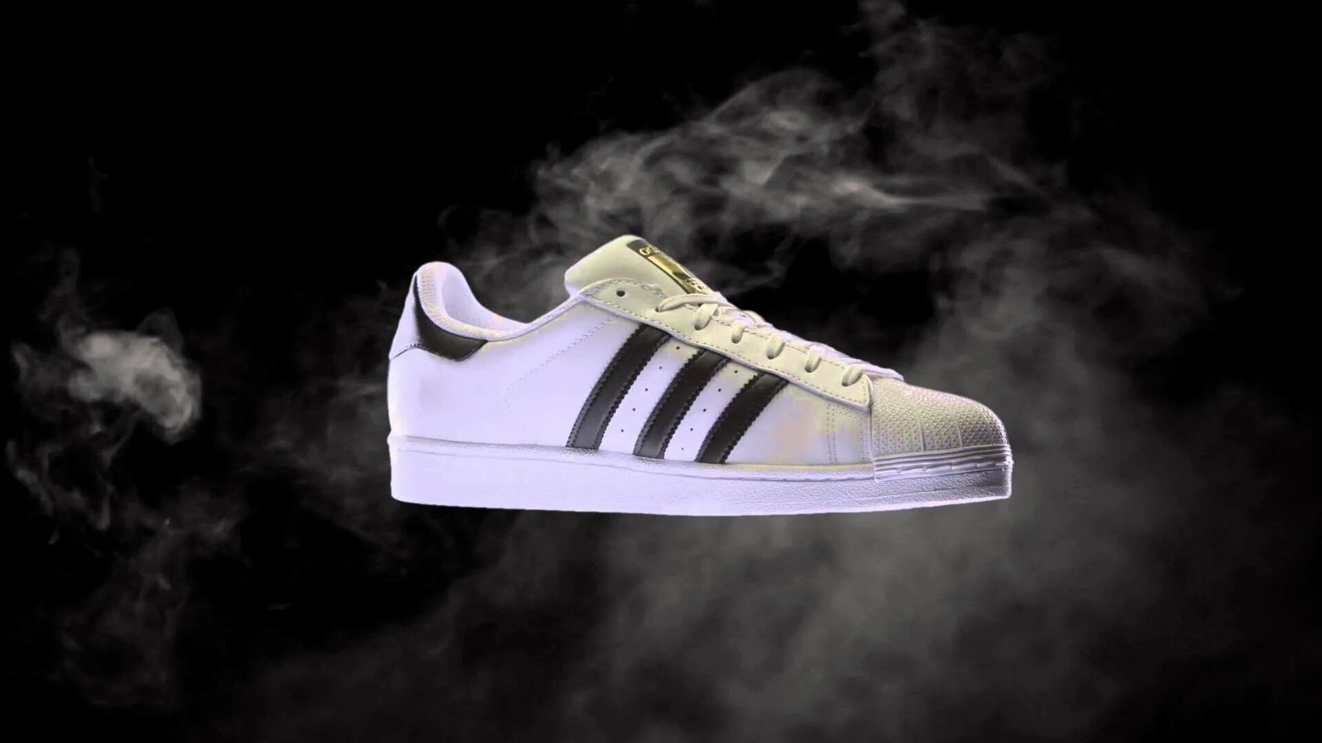 Фотка адидас. Adidas Shoes 4 k. Adidas Superstar. Adidas Impossible кроссовки. Superstar адидас реклама.