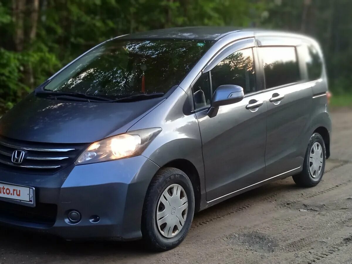 Хонда фрид 1 поколение. Хонда Фрид серая. Honda freed 2009.