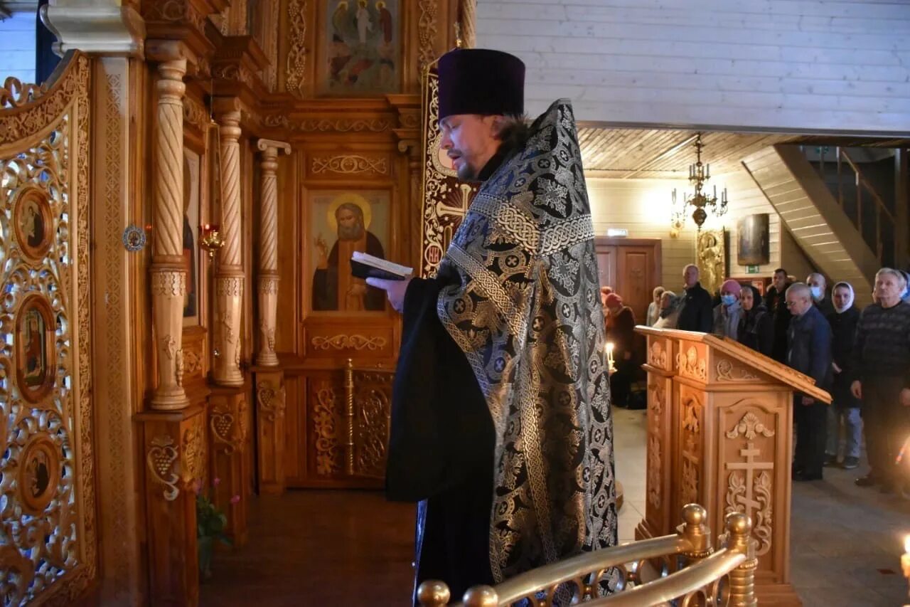Читать вечернюю службу сегодня
