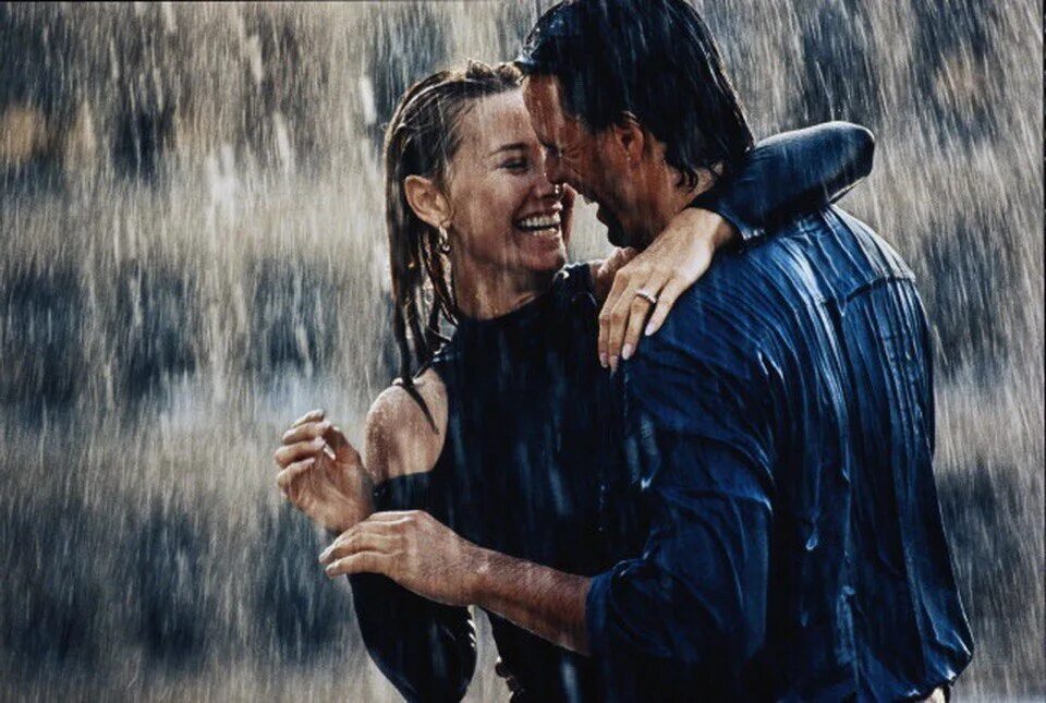 Под дождем. Танцы под дождем. Двое под дождем. Влюблённые под дождём.
