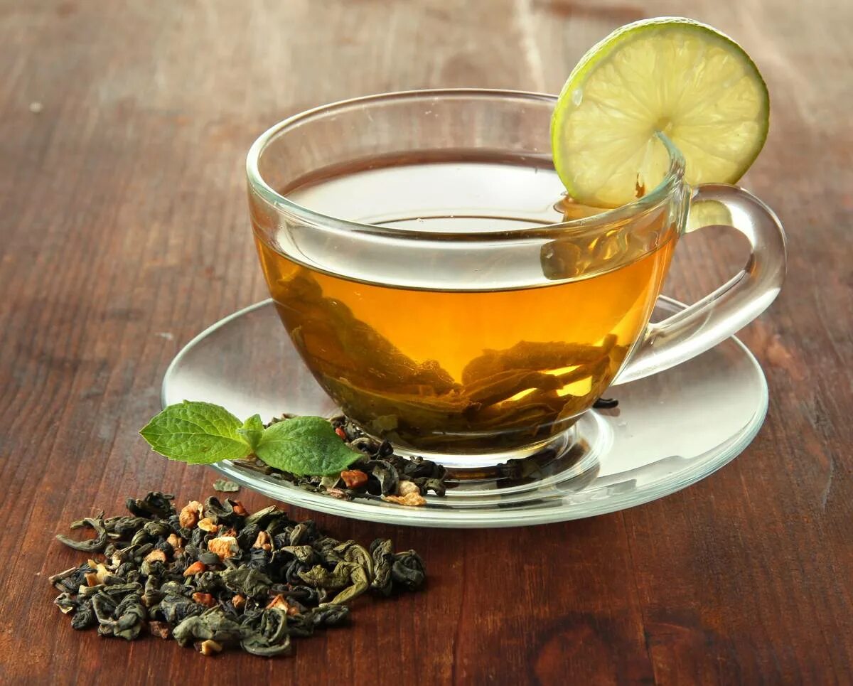 Зеленый чай с бергамотом. Чай зелёный «чай с манго». Чашка с чаем. Чашка чая с бергамотом.