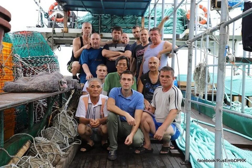 Мамбет башкирия турбаза. Мамбет башкирия турбаза. Кунгас лодка на сахалине. Группа туристов. Рыболовецкий стан.