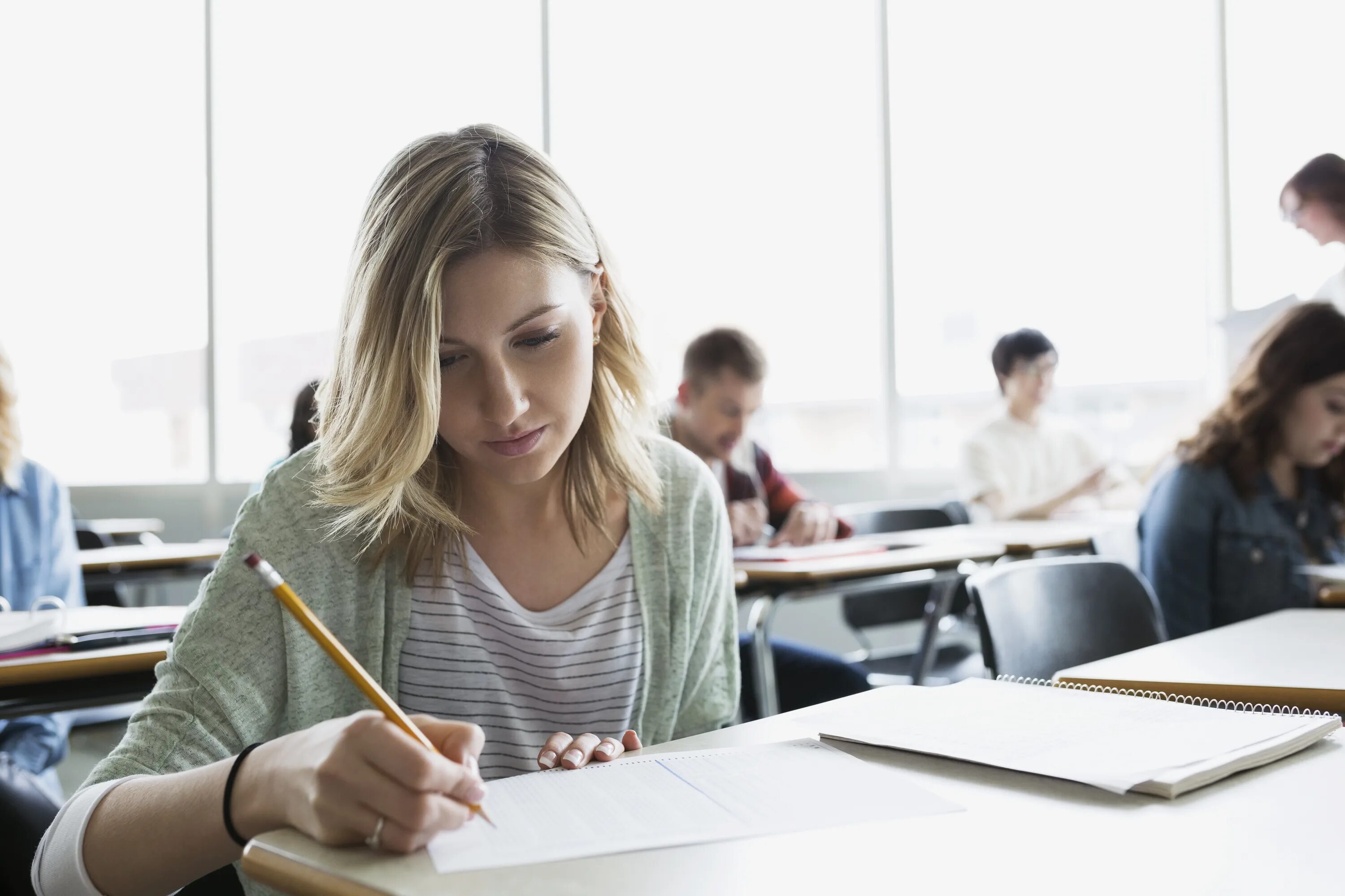 Student s test. Подготовка в вуз. Контрольная работа фото. Тело студента. Students taking Exams.