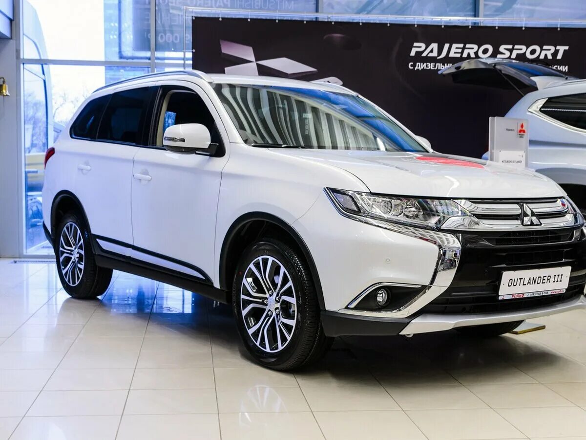 Митсубиси Аутлендер 2018 белый. Mitsubishi Outlander 2,4 2018. Mitsubishi Outlander 2018 белый. Mitsubishi Outlander Ultimate 2.4. Аутлендер 3 рестайлинг купить