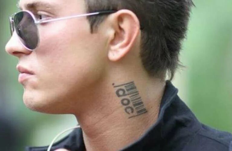 Тату прилучного на шее. Тату павла прилучного на шее. павел прилучный тату на шее. павел прилучный татуировка на шее. татуировка павла прилучного на шее.