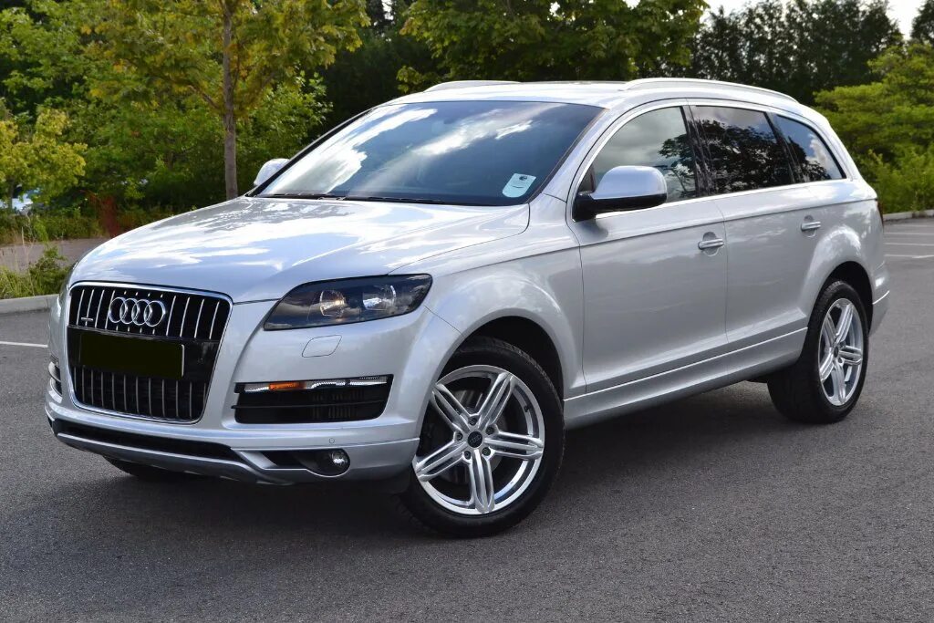 Купить ку 7 бу. Audi q7 2010. Audi q7 2010 s line. Ауди q7 s line 2010. Audi q7 Silver.