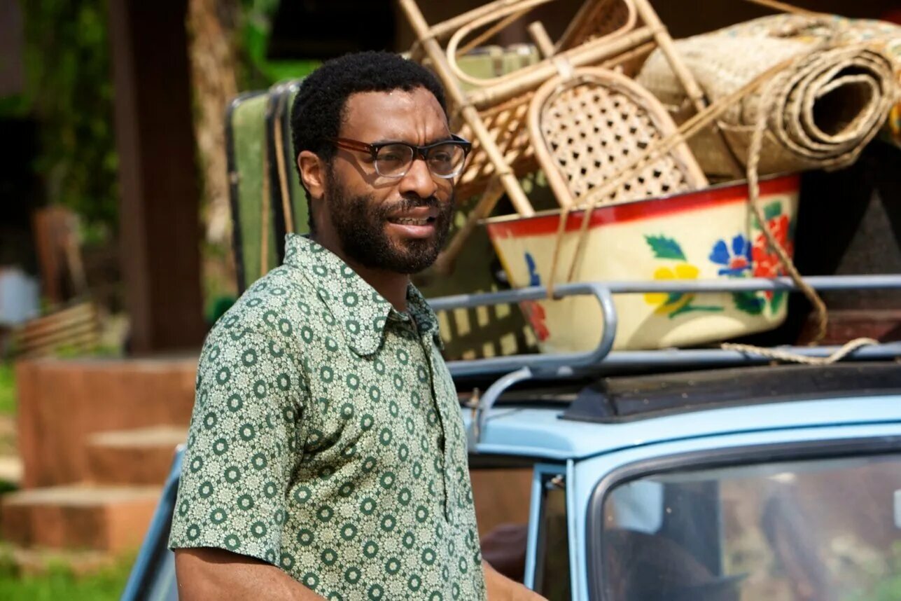 нигерия семья богатая. половина жёлтого солнца фильм 2013. половина желтого солнца 2013. чиветель эджиофор фильмы. половина желтого солнца фильм.