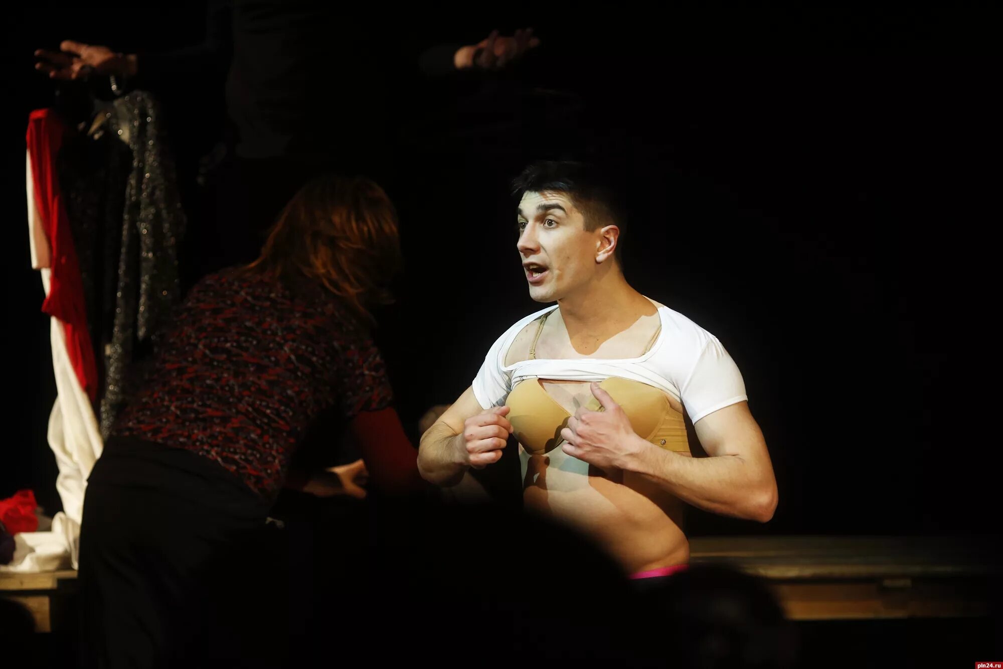 Театр поиск лесосибирск афиша. Лесосибирский городской драматический театр поиск. Лесосибирский городской драматический театр поиск. Драматический театр лесосибирск. Буркова 35.